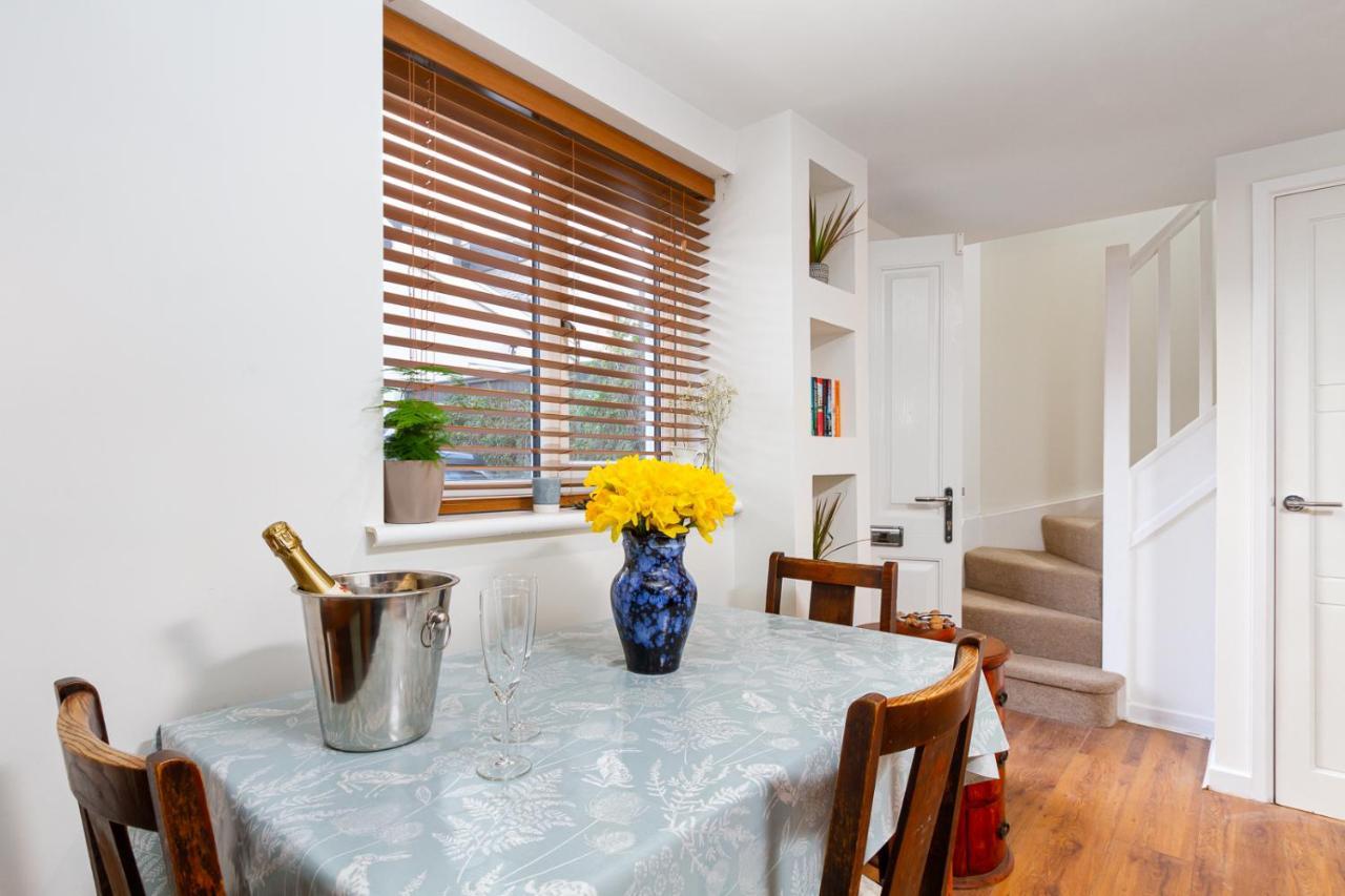 קארדיף The Coach House, Centrally Located Detached Coach House מראה חיצוני תמונה